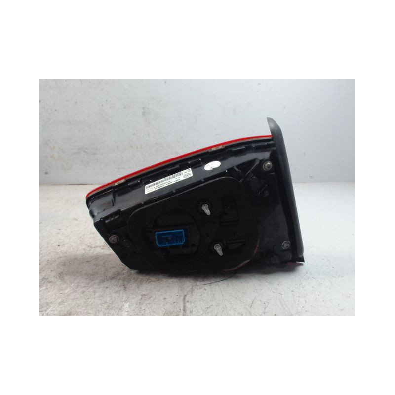 FEU ARRIERE INTERIEUR DROIT VOLKSWAGEN PASSAT SW 2005-