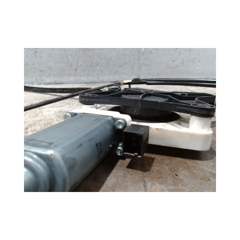 MECANISME+MOTEUR LEVE-GLACE AVANT DROIT VOLKSWAGEN PASSAT SW 2005-