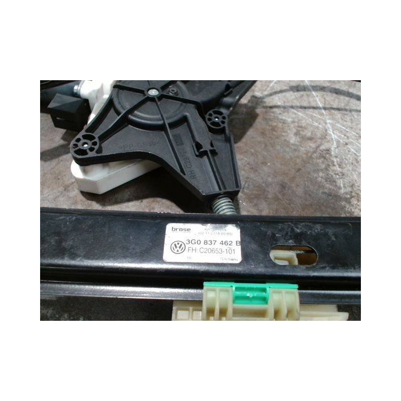 MECANISME+MOTEUR LEVE-GLACE AVANT DROIT VOLKSWAGEN PASSAT SW 2005-