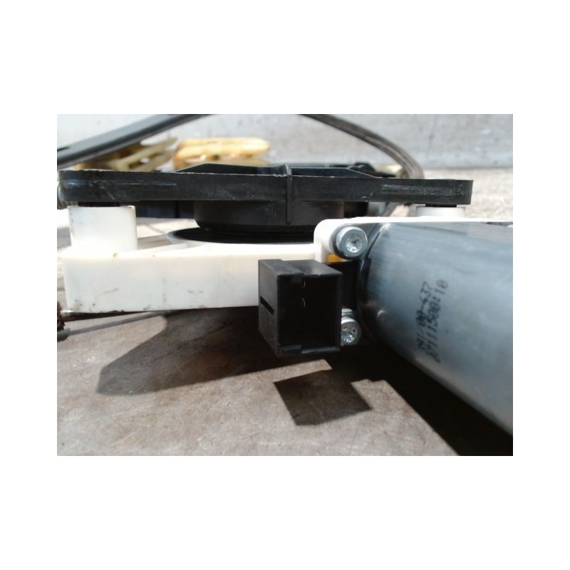 MECANISME+MOTEUR LEVE-GLACE AVANT GAUCHE VOLKSWAGEN PASSAT SW 2005-