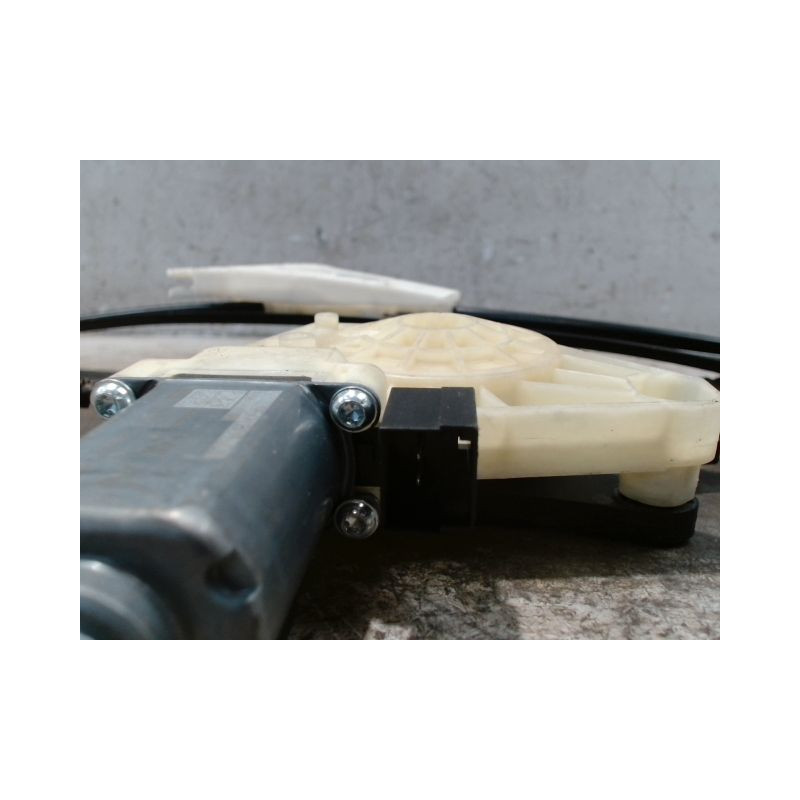 MECANISME+MOTEUR LEVE-GLACE ARRIERE DROIT VOLKSWAGEN PASSAT SW 2005-