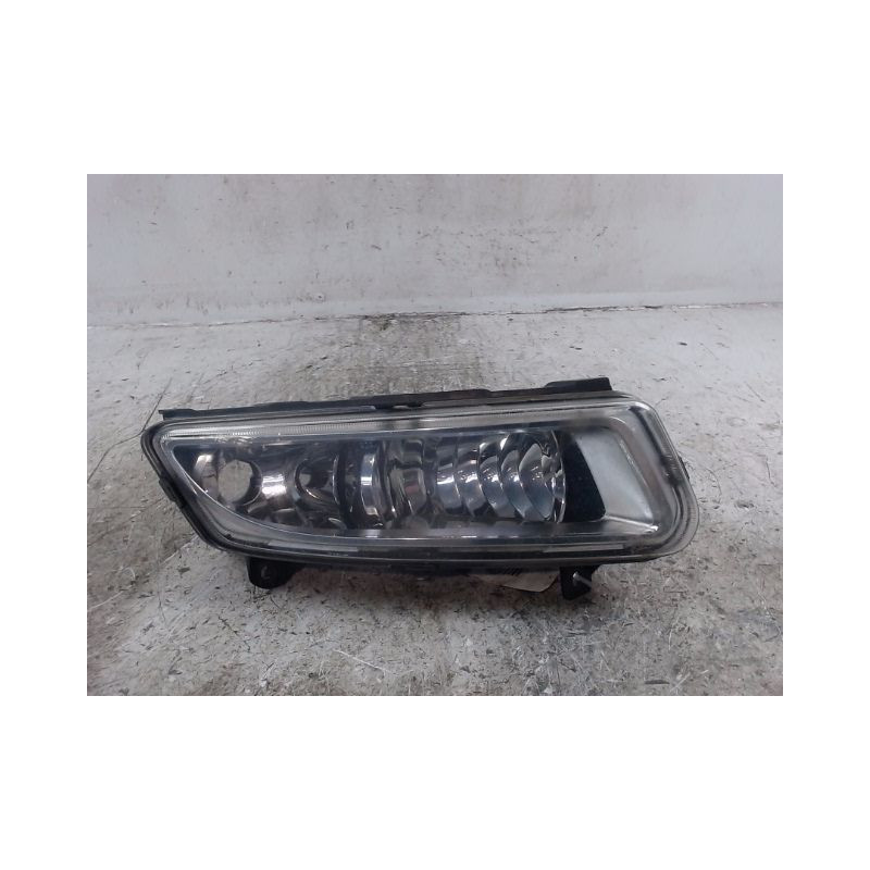 PHARE ANTIBROUILLARD AVANT DROIT VOLKSWAGEN POLO