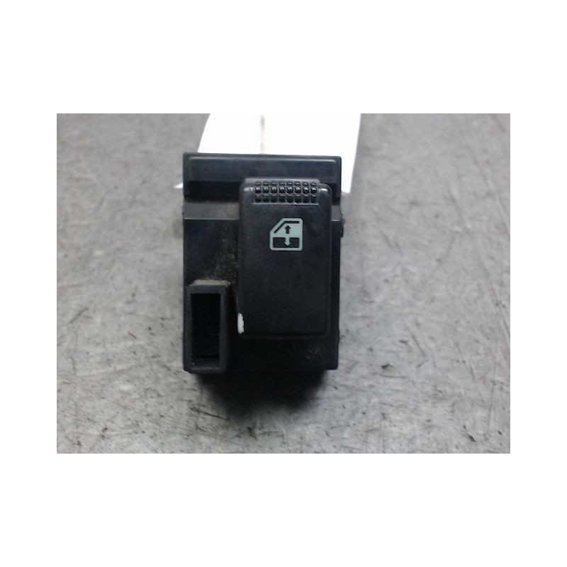 COMMANDE LEVE-GLACE PORTE AVD HYUNDAI COUPE II -02