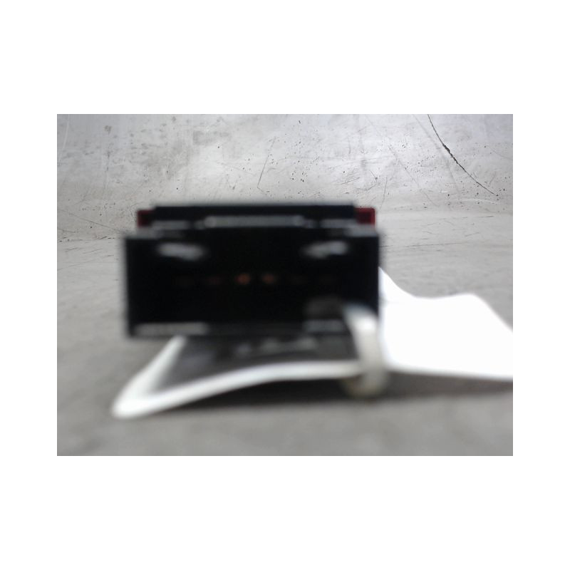 BOUTON DE WARNING HYUNDAI COUPE II -02