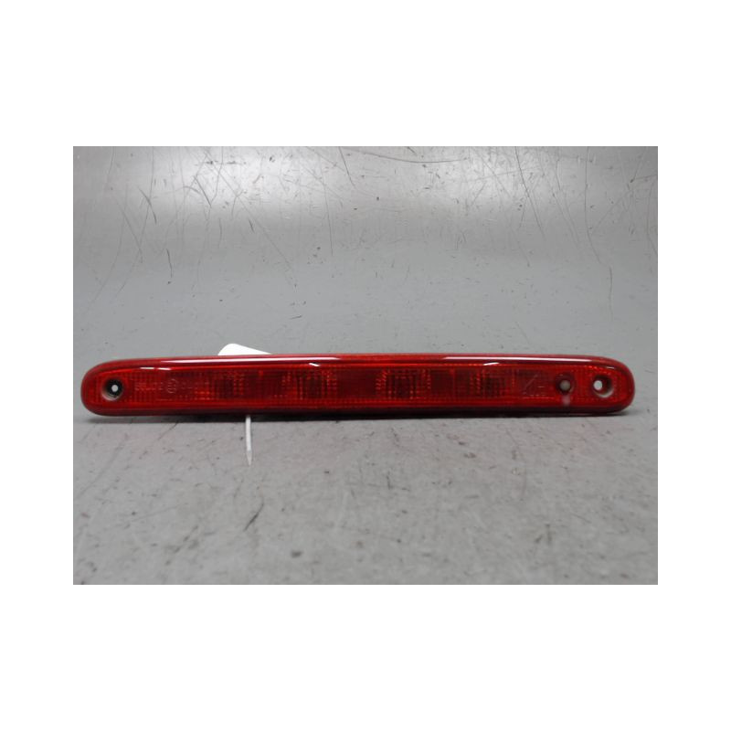 FEUX STOP SUPPLEMENTAIRE PEUGEOT 107 3P