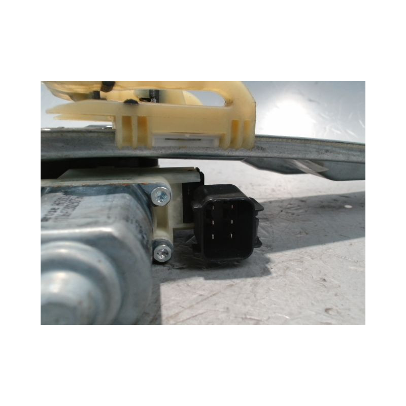 MECANISME+MOTEUR LEVE-GLACE ARRIERE DROIT FORD FOCUS 2008-