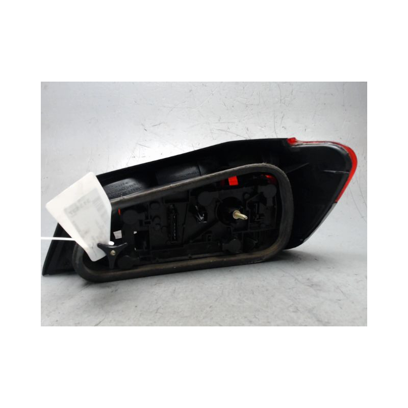 FEU ARRIERE GAUCHE  PEUGEOT 306 97-2001