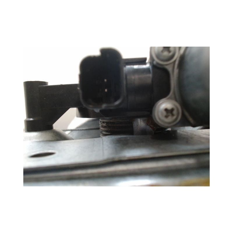 MECANISME+MOTEUR LEVE-GLACE AVANT DROIT DACIA DUSTER 2010-