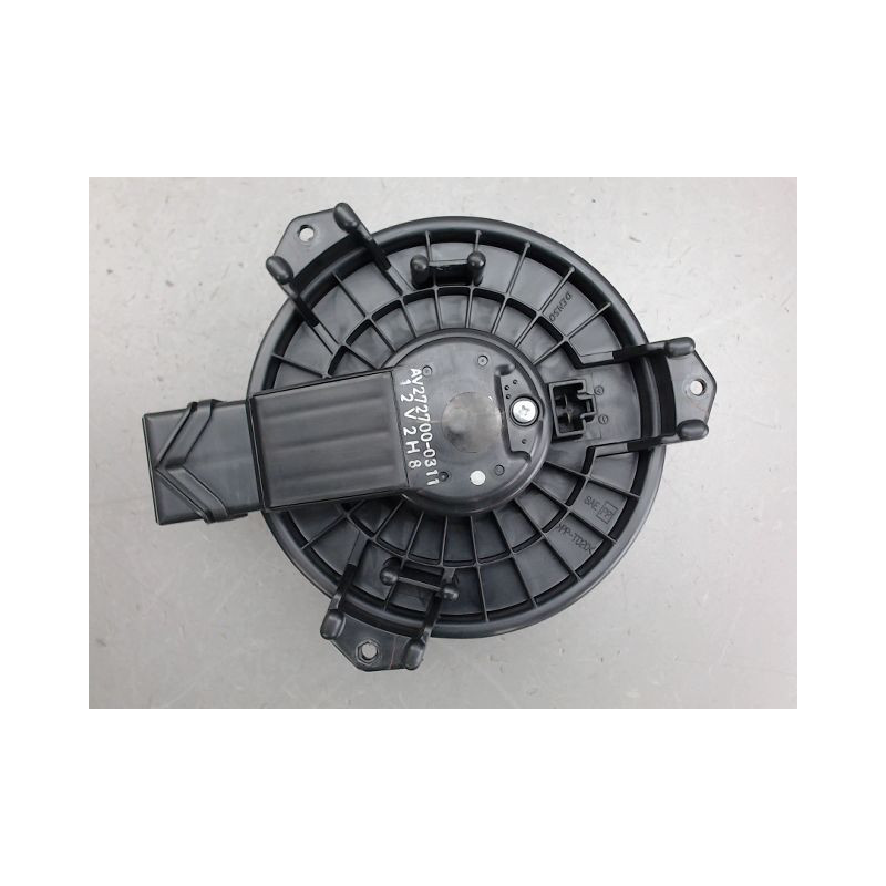 MOTEUR VENTILATEUR CHAUFFAGE TOYOTA YARIS