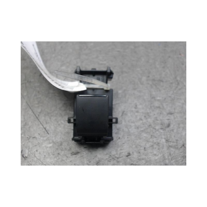 COMMANDE LEVE-GLACE PORTE AVD TOYOTA YARIS CRO