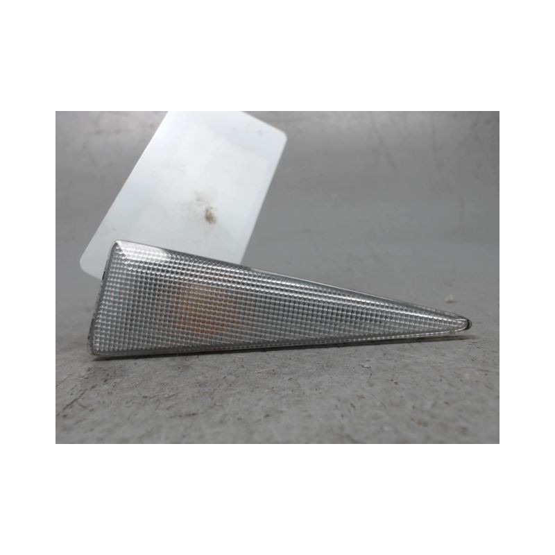 REPETITEUR AILE DROIT RENAULT SCENIC II PH2 2006-