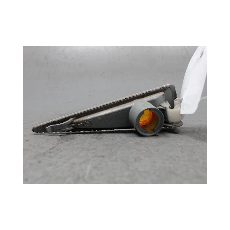REPETITEUR AILE DROIT RENAULT SCENIC II PH2 2006-