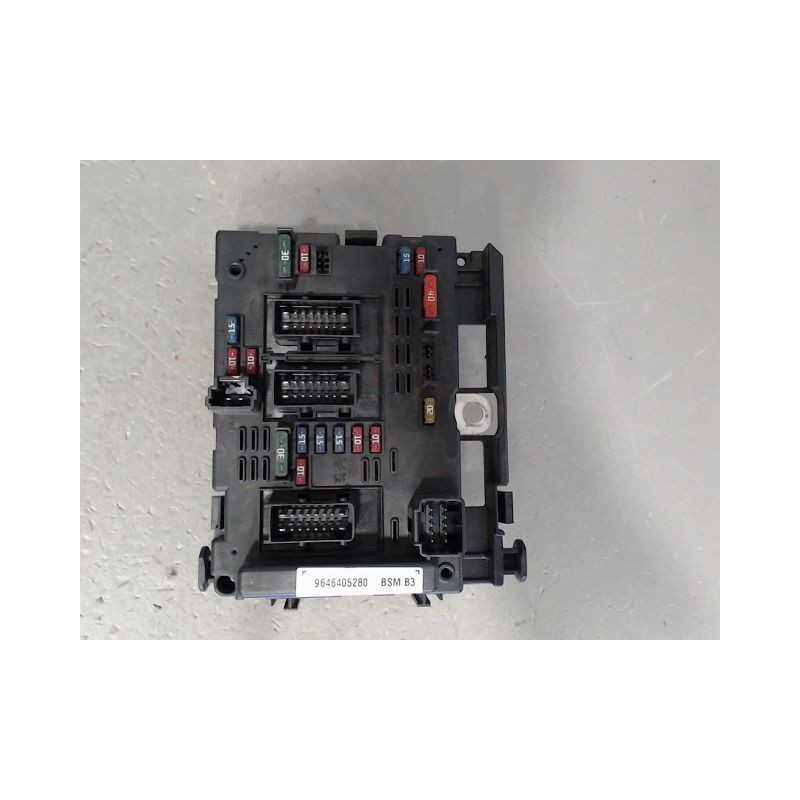 BOITE A FUSIBLES PEUGEOT 406 99-04