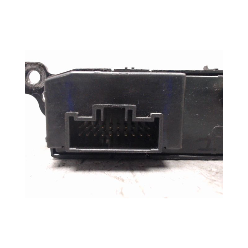 BOUTON DE WARNING HYUNDAI I20