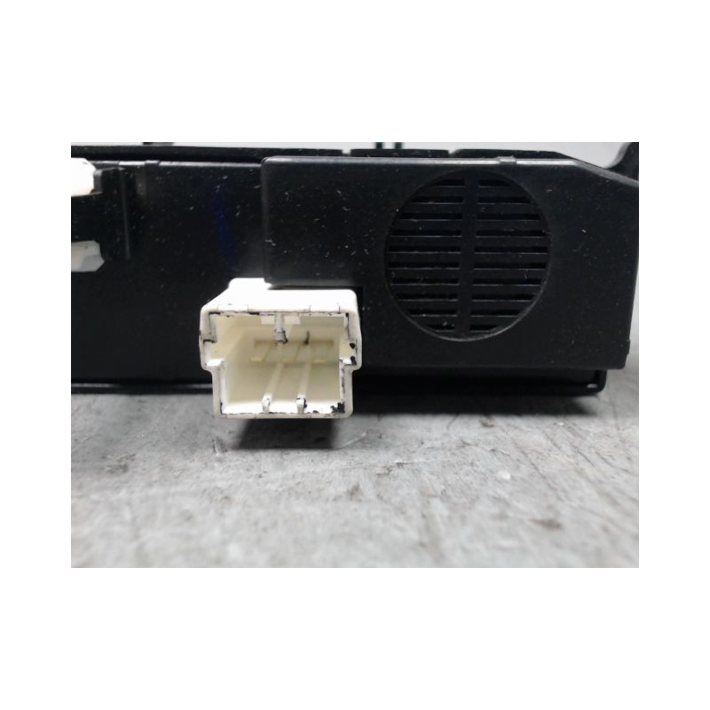 BOUTON DE WARNING HYUNDAI I20
