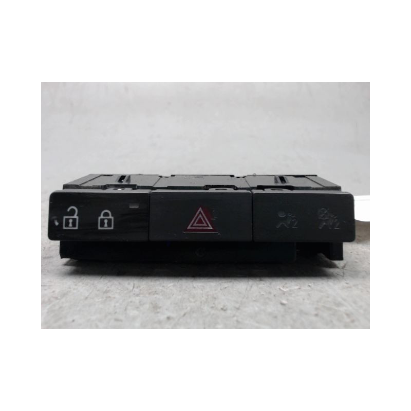 BOUTON DE WARNING OPEL MERIVA
