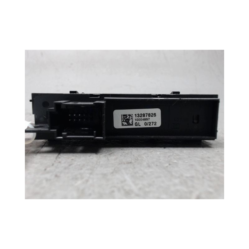 BOUTON DE WARNING OPEL MERIVA