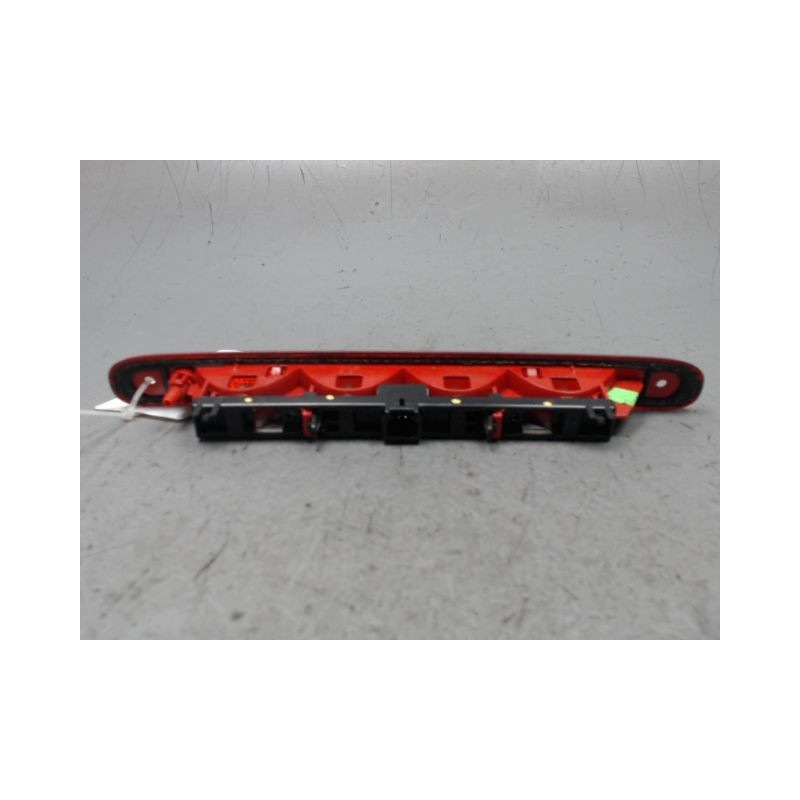 FEUX STOP SUPPLEMENTAIRE TOYOTA AYGO 3P