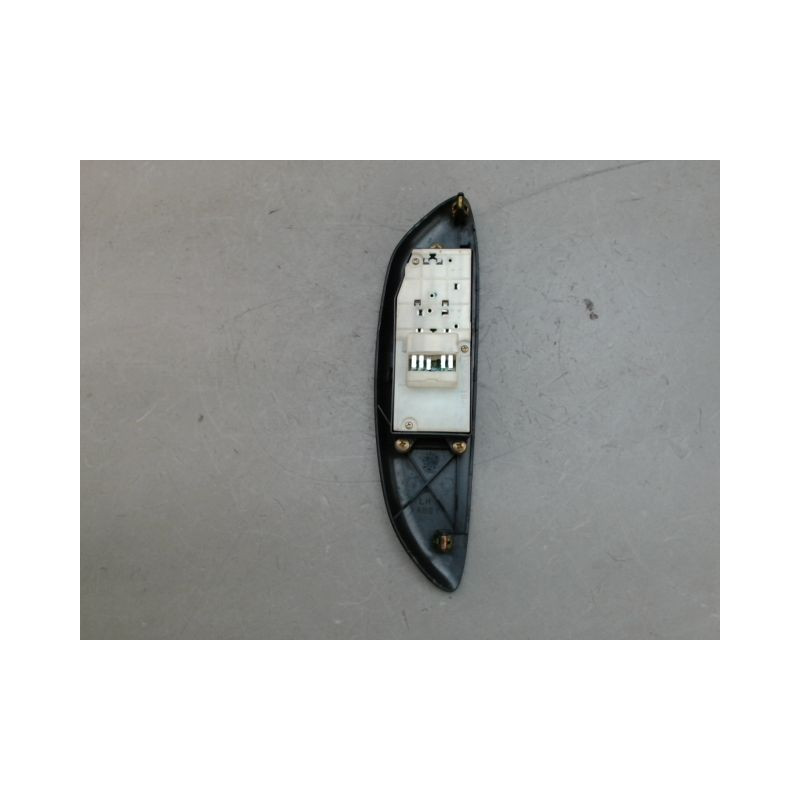 COMMANDE LEVE-GLACE PORTE AVG TOYOTA YARIS