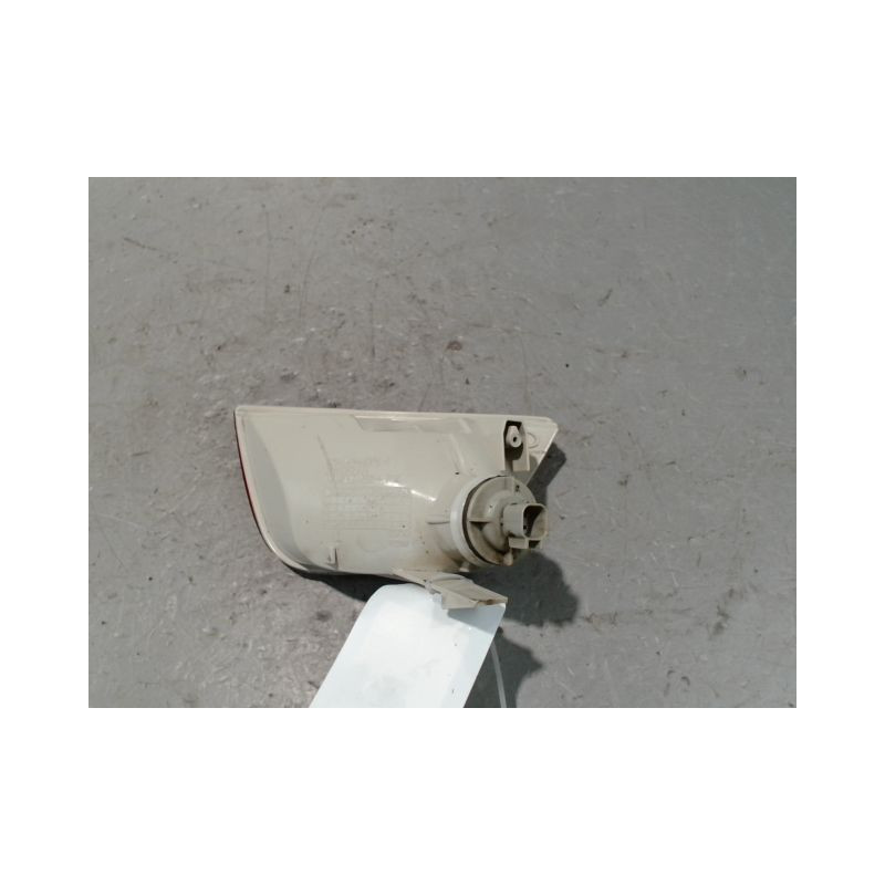 FEU BROUILLARD ARRIERE GAUCHE FORD FOCUS COUPE 04-07