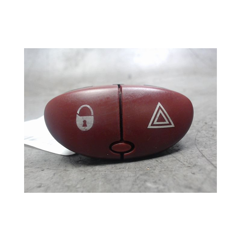 BOUTON DE WARNING PEUGEOT 206 5P