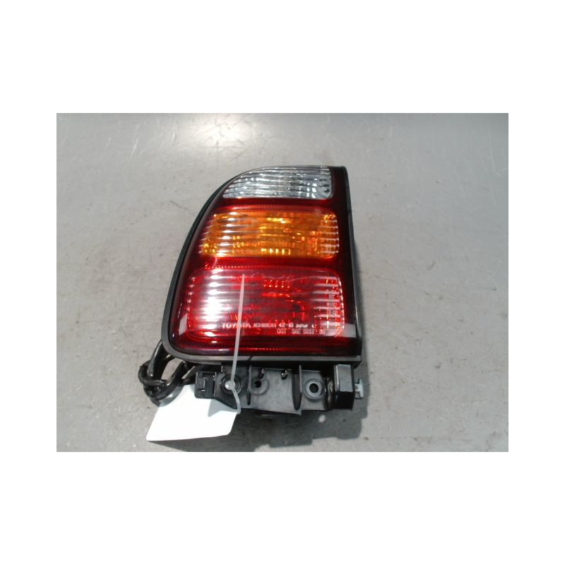 FEU ARRIERE GAUCHE  TOYOTA RAV4 97-2000