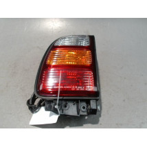 FEU ARRIERE GAUCHE  TOYOTA RAV4 97-2000