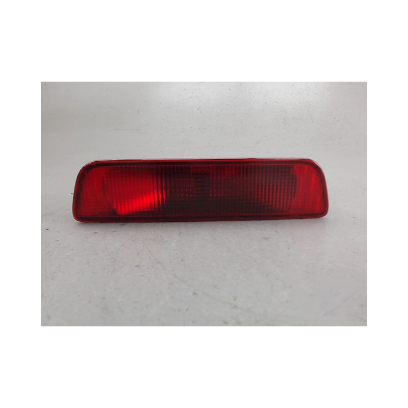 FEU BROUILLARD CENTRAL ARRIERE NISSAN QASHQAI