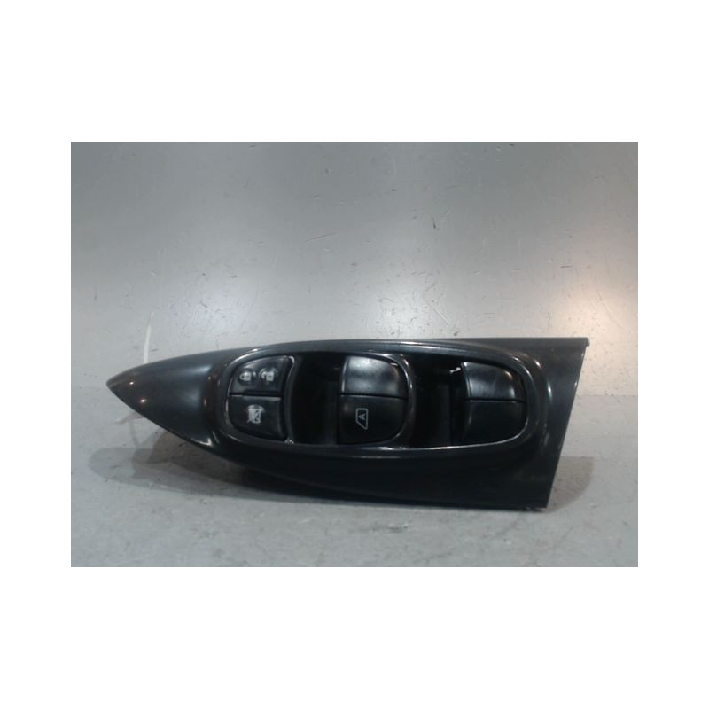 COMMANDE LEVE-GLACE PORTE AVG NISSAN JUKE