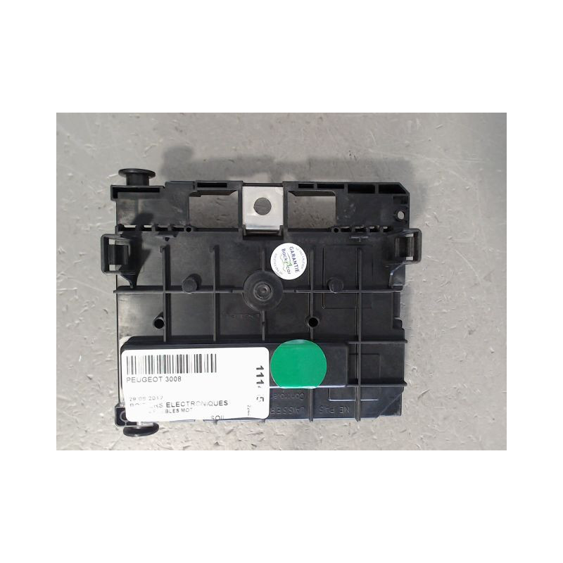 BOITE A FUSIBLES PEUGEOT 3008