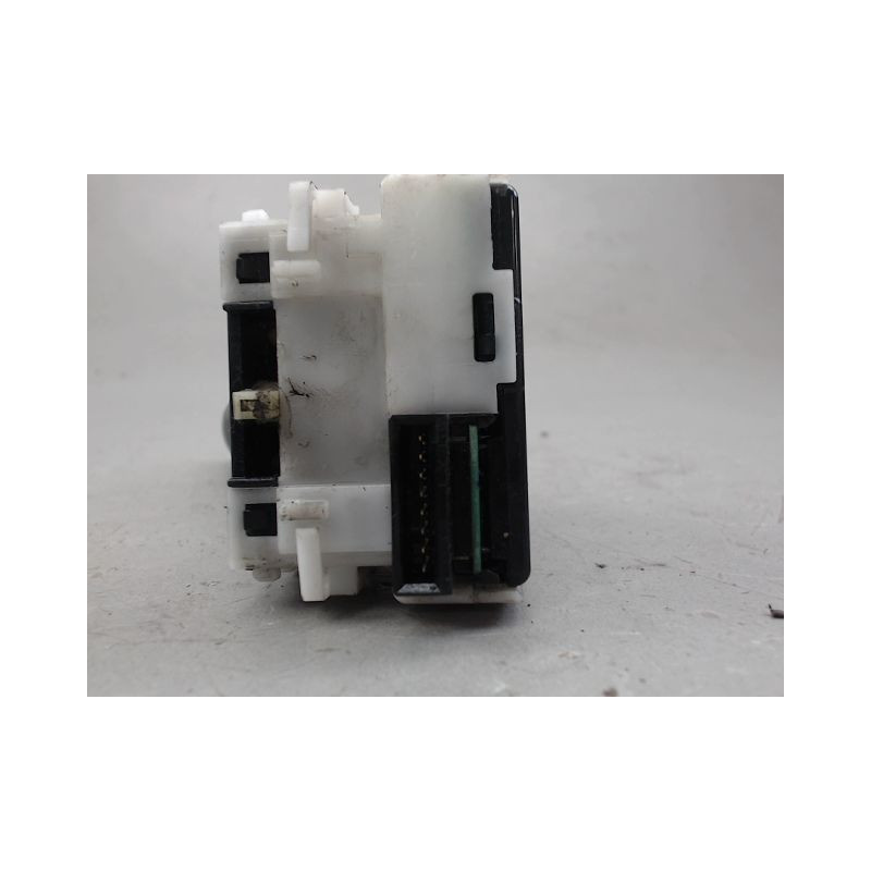 COMMANDE CLIGNOTANT NISSAN NV200