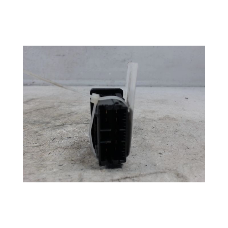 BOUTON DE WARNING PEUGEOT 605 -94