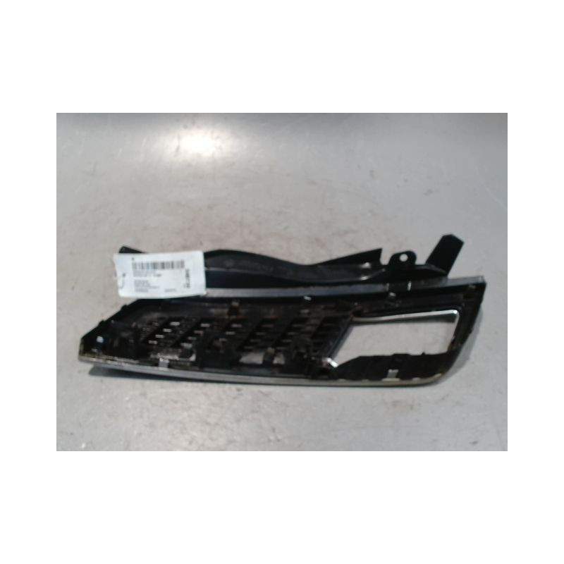 GRILLE CALANDRE DROIT NISSAN MICRA 2009-