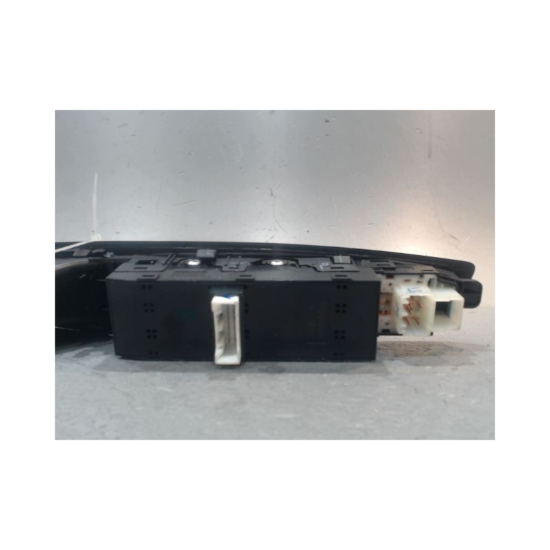 COMMANDE LEVE-GLACE PORTE AVG HYUNDAI I20