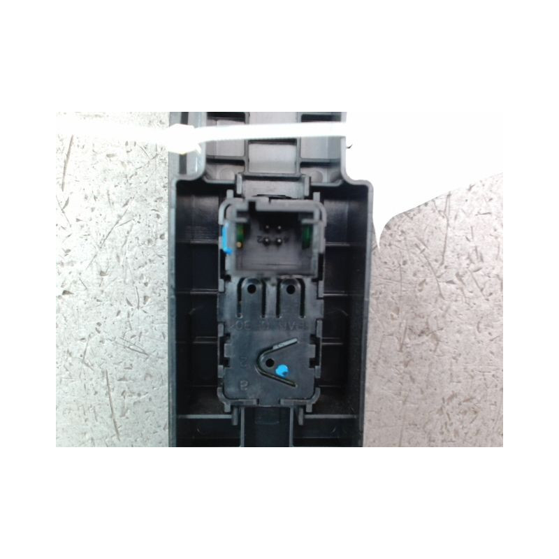 COMMANDE LEVE-GLACE PORTE AVD CITROEN C3 II Phase 1 (A51) 2009-2013