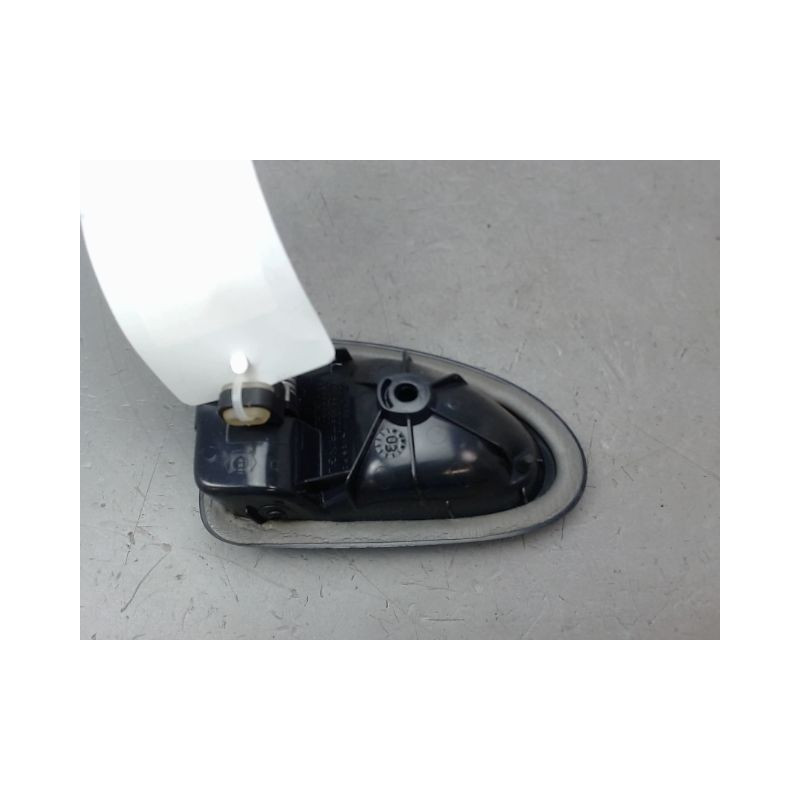 POIGNEE INTERIEURE PORTE ARRIERE DROIT RENAULT CLIO II Phase 2 2001-2006