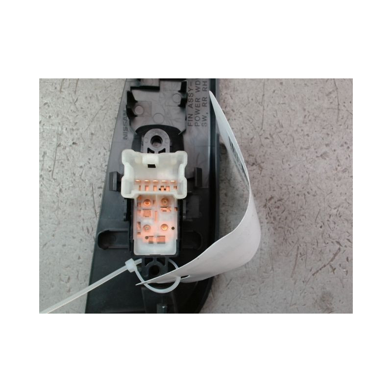 COMMANDE LEVE-GLACE PORTE ARD NISSAN PULSAR