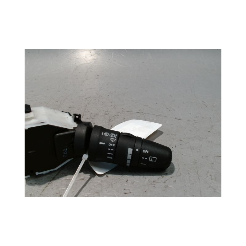 COMMANDE ESSUIE GLACE NISSAN MICRA