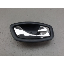 POIGNEE INTERIEURE PORTE AVANT DROIT RENAULT CAPTUR