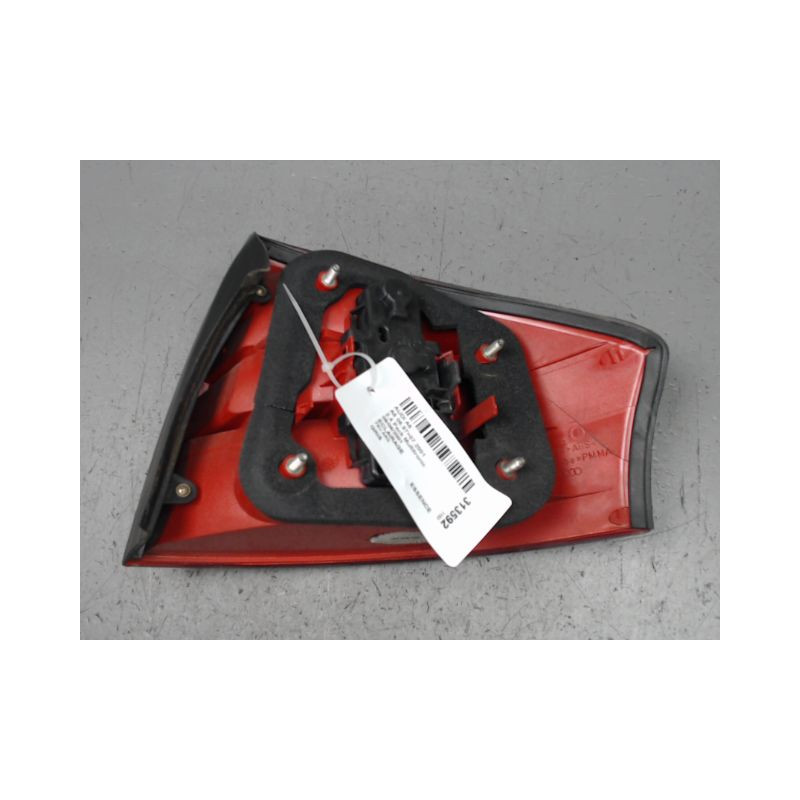FEU ARRIERE GAUCHE  AUDI A6 97-2001
