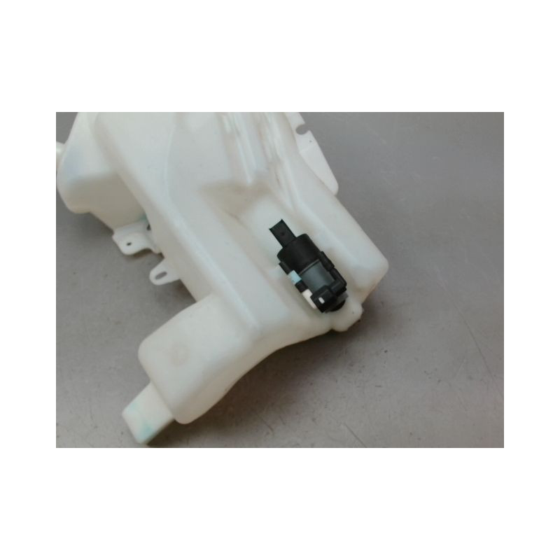 RESERVOIR LAVE-GLACE AVANT NISSAN QHASQAI 2007-