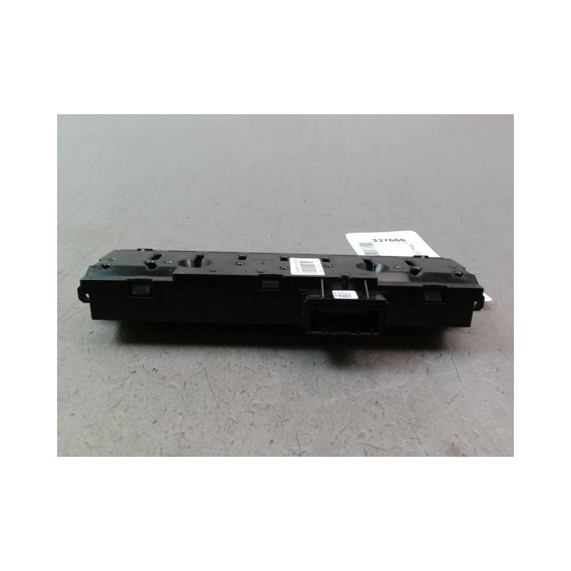 BOUTON DE WARNING RENAULT CLIO