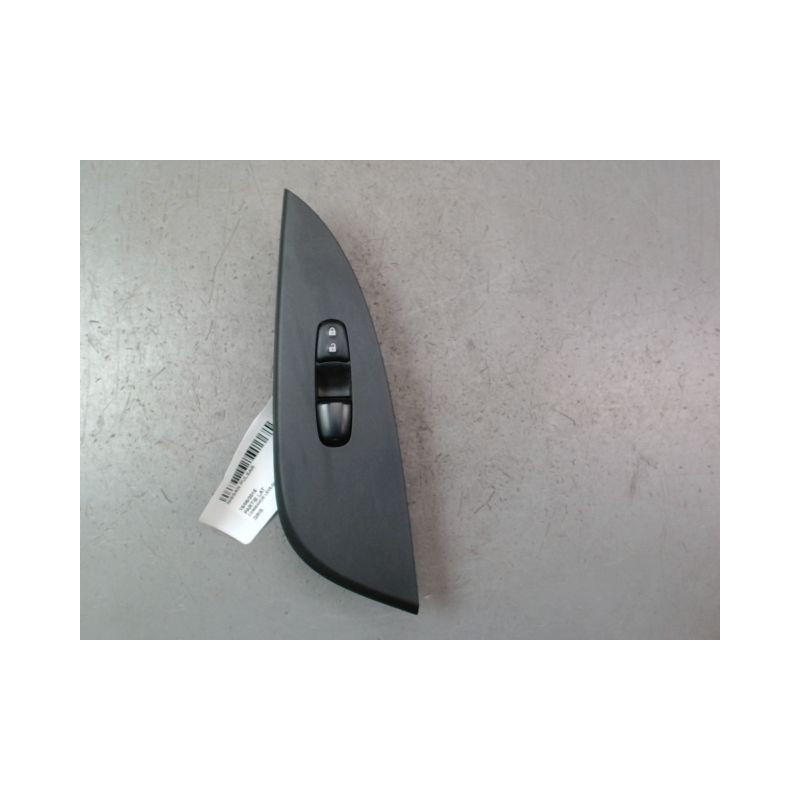 COMMANDE LEVE-GLACE PORTE AVD NISSAN PULSAR