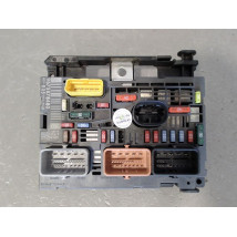 BOITE A FUSIBLES PEUGEOT 308