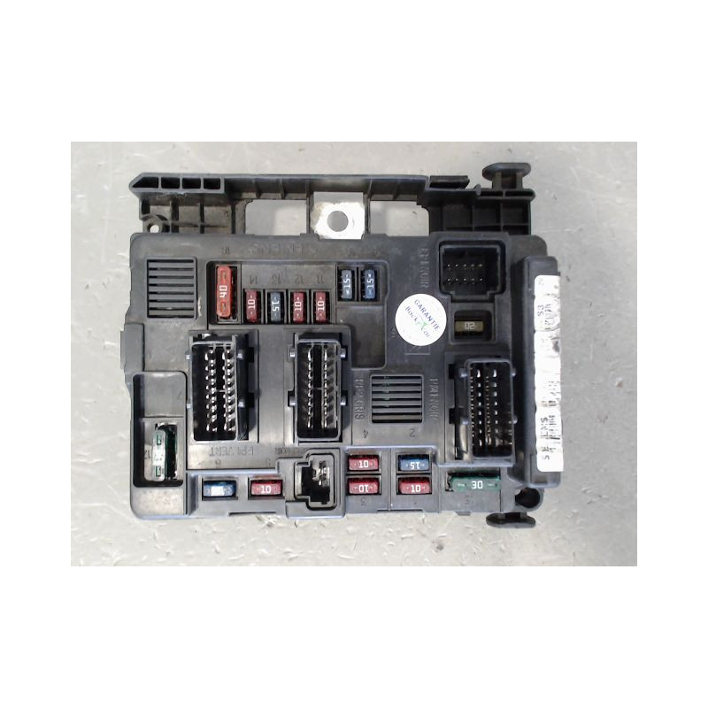 BOITE A FUSIBLES CITROEN C5