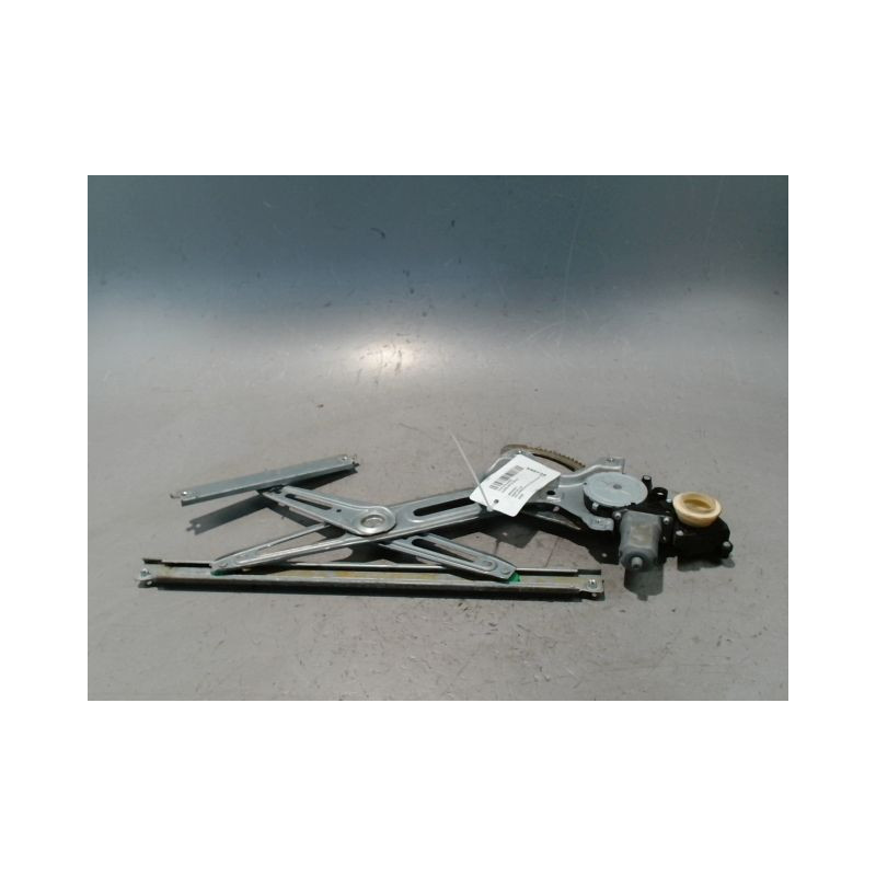 MECANISME+MOTEUR LEVE-GLACE AVANT DROIT TOYOTA AURIS 2010-