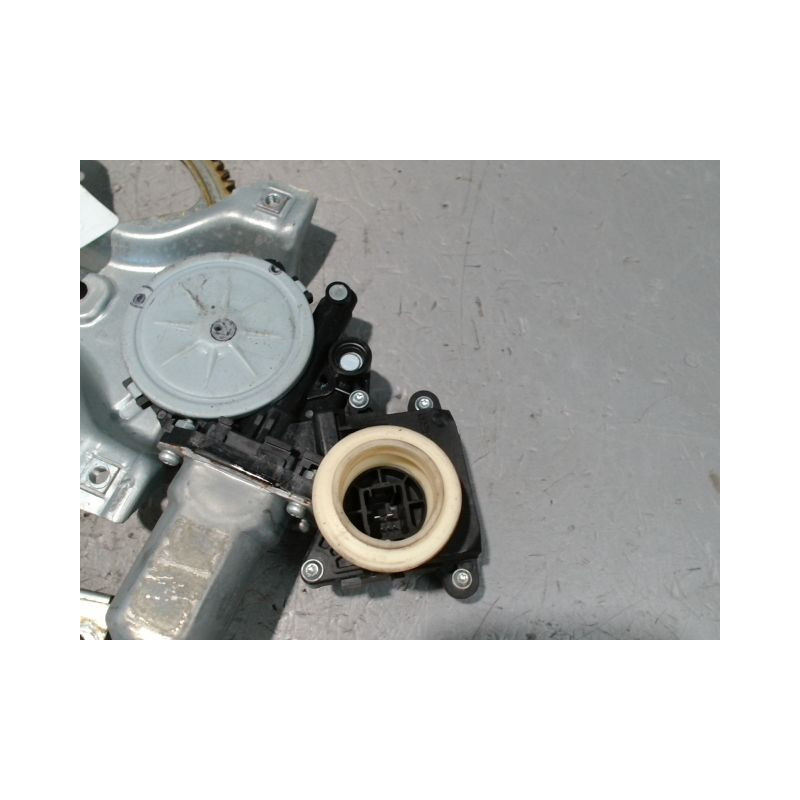 MECANISME+MOTEUR LEVE-GLACE AVANT DROIT TOYOTA AURIS 2010-