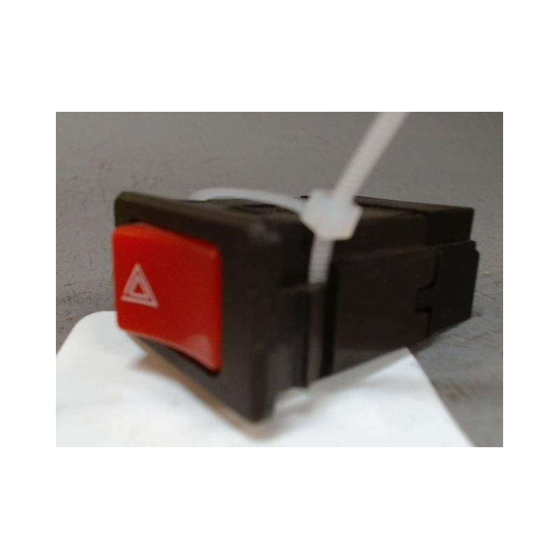 BOUTON DE WARNING NISSAN MICRA 89-92
