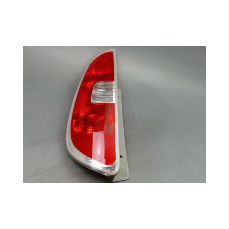 FEU ARRIERE GAUCHE  SKODA ROOMSTER