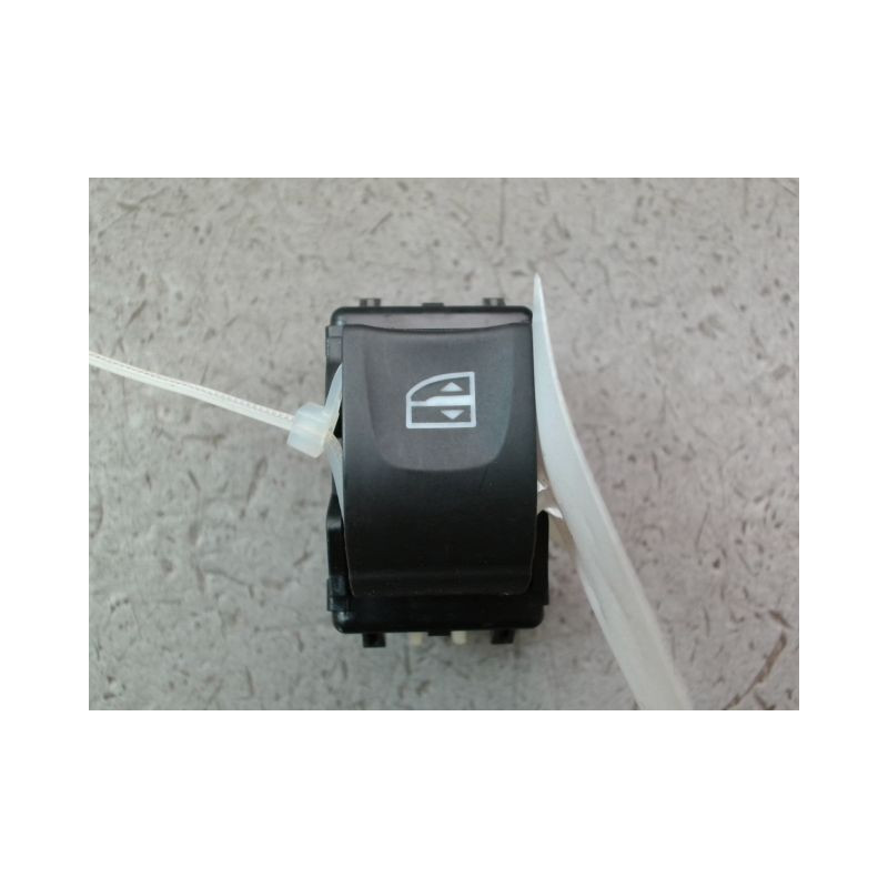 COMMANDE LEVE-GLACE PORTE AVD RENAULT CLIO IV Phase 1 2012-...